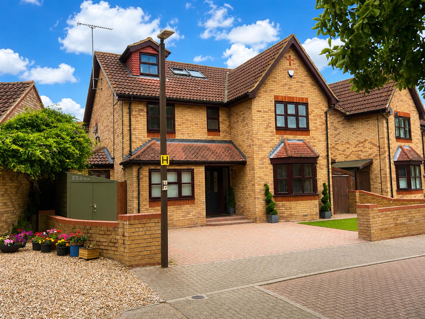 6 bed property in Hartland Avenue, Tattenhoe
